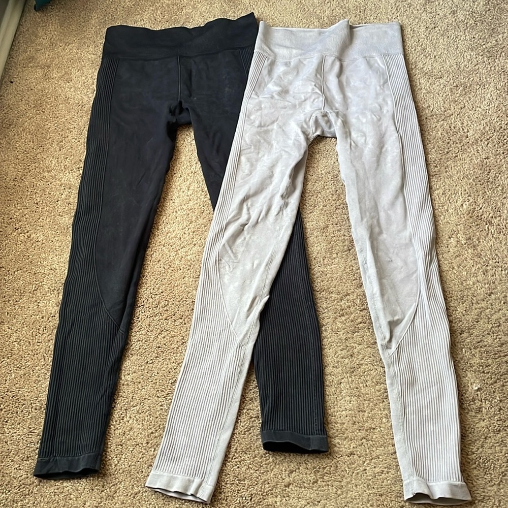 Bundle of 2 Aeropastle leggings size small